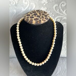 Authentic vintage pearl necklace 💖